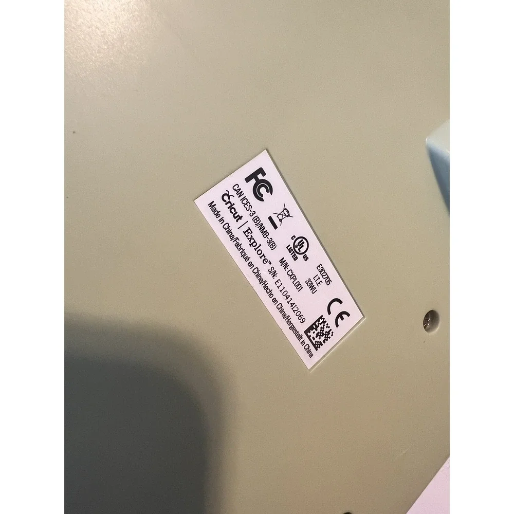 CRICUT EXPLORE One CXPL001 Die Cutting Machine with Connector Power Cord +Misc